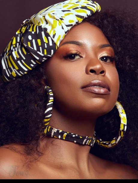 Romina_ porn model gallery