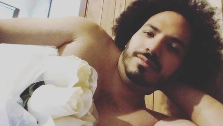 Romantic Romeo model nude picture