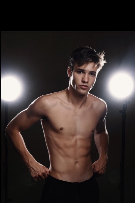 Rodrigo Nobre free model img