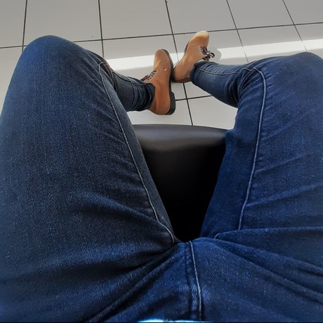 Un Chico Latino art model pictures