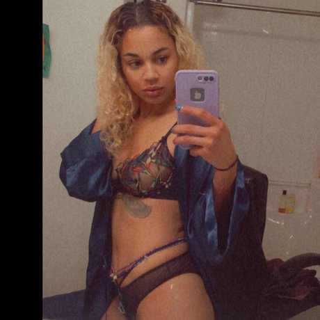 Martha DiFine Escobar_ art star image