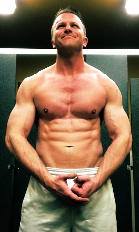 Marshall Ryan naked model pics