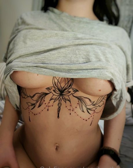 Marilyn the sun star nude archive