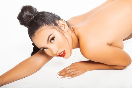 Marii Chima star high quality images