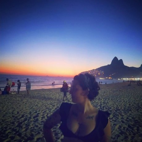 Mari Mariana nice model pics