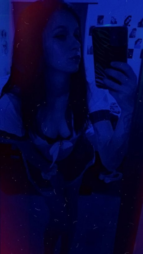 BabyGirl Chelly adult model photos