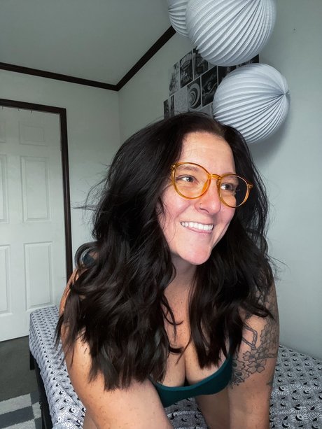 Ashlynn pornographic actress pictures