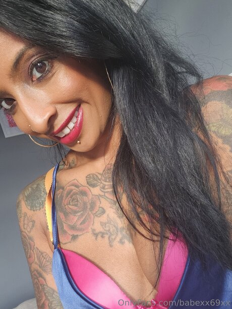 BabeXX69XX naked pornstar archive