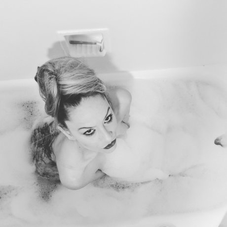 Sexy Sudsy Squeezes star beautiful pictures