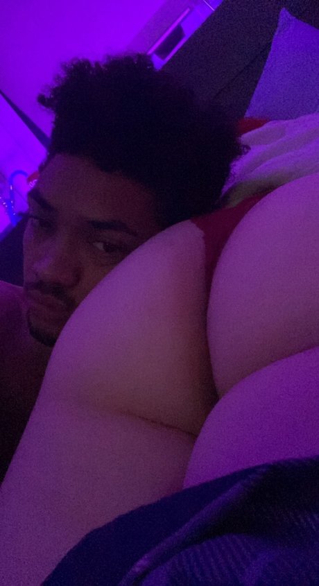 Bai and Beezy model pornographic pictures