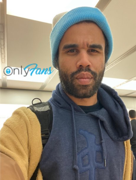 Max A Hundo erotic actress image