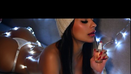 Mau White model perfect picture