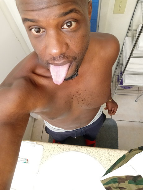 Anthonii813 sexy pornstar photos