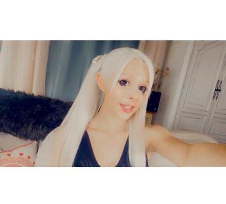 Bambi Doll high quality star pictures