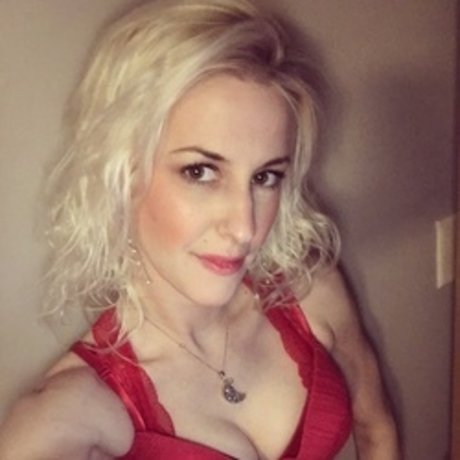 BeautifulDisaster439 model pretty pic