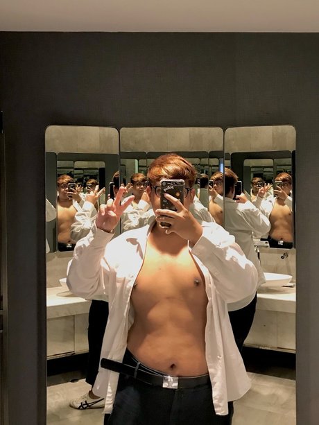 Bear Top BKK porn star galleries