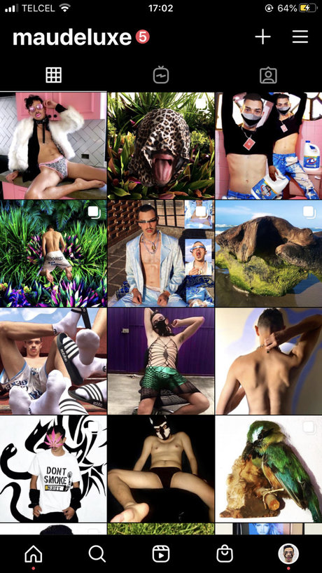 Maudeluxe nice model pic