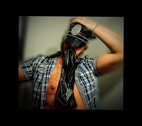 Masked Daddy_ high quality actress image