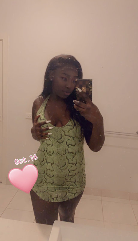 Blacbarbiana model exclusive pics