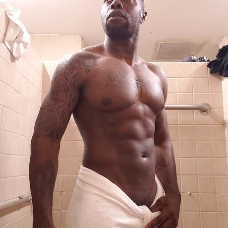 Dark Essential perfect model image