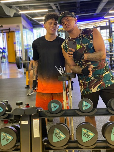 blake and bart star top pic