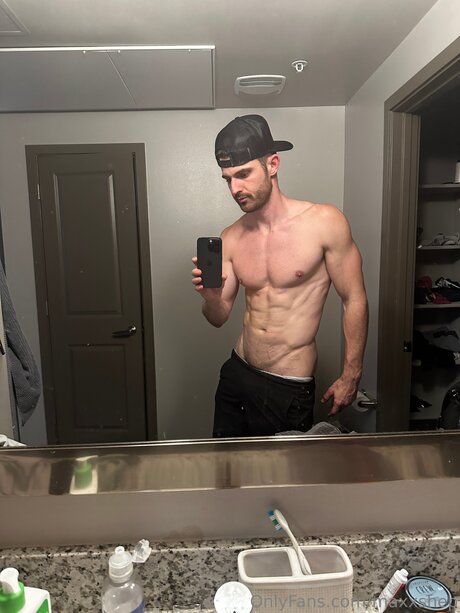 Max Shepard model hot img