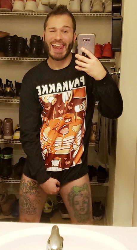 Maxx Savage model hot pic