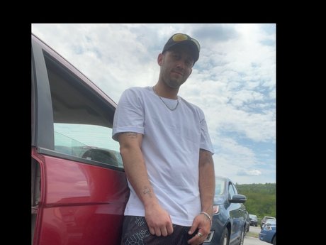 Josh Messier model pornographic pictures