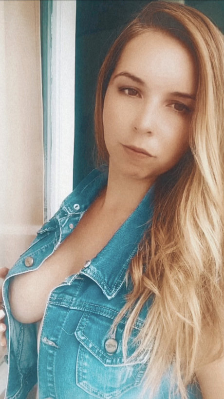 Mery Love star beautiful photos