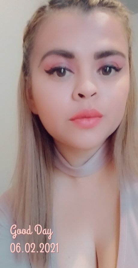 America L pez pretty model image