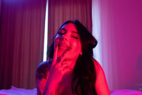 MeowLAV pornstar hot photo