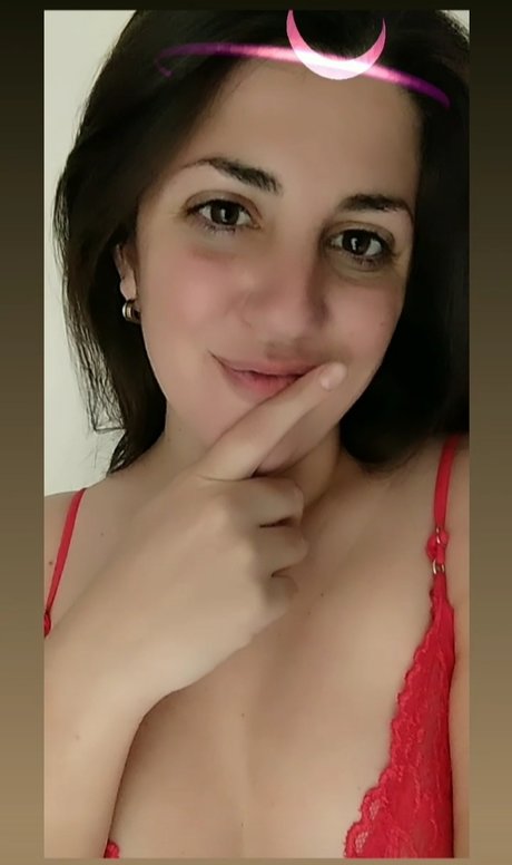 Memecientas model images