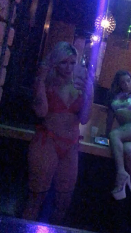 M B model pornographic galleries