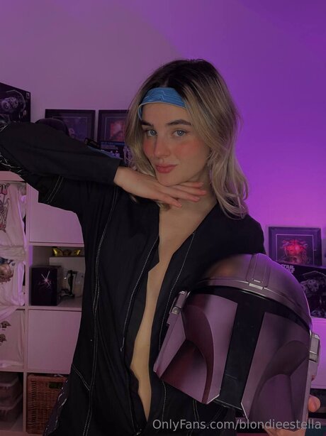 Stella Ray porn model picture