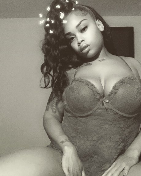 LovelyCurves69 pornographic actress photos