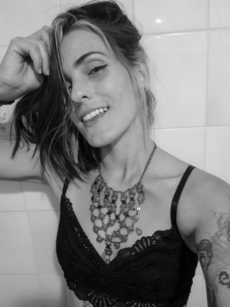 Bela art model art galleries