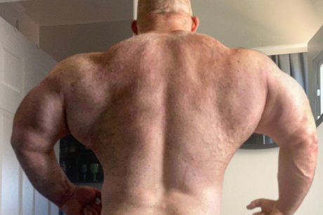 BeefyPhuck nude star image