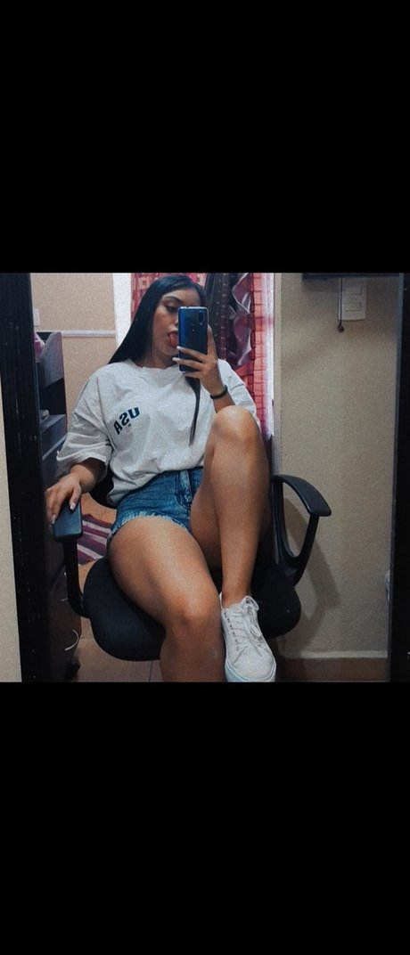 Melani Pineda sex model photo