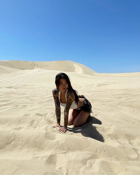 Mae Col star pretty pictures