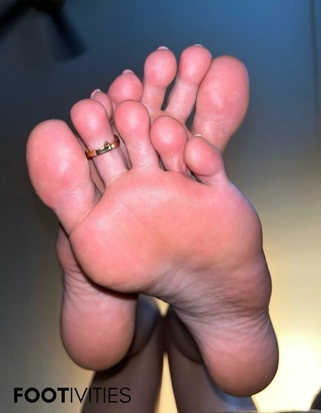 footivities model pretty image