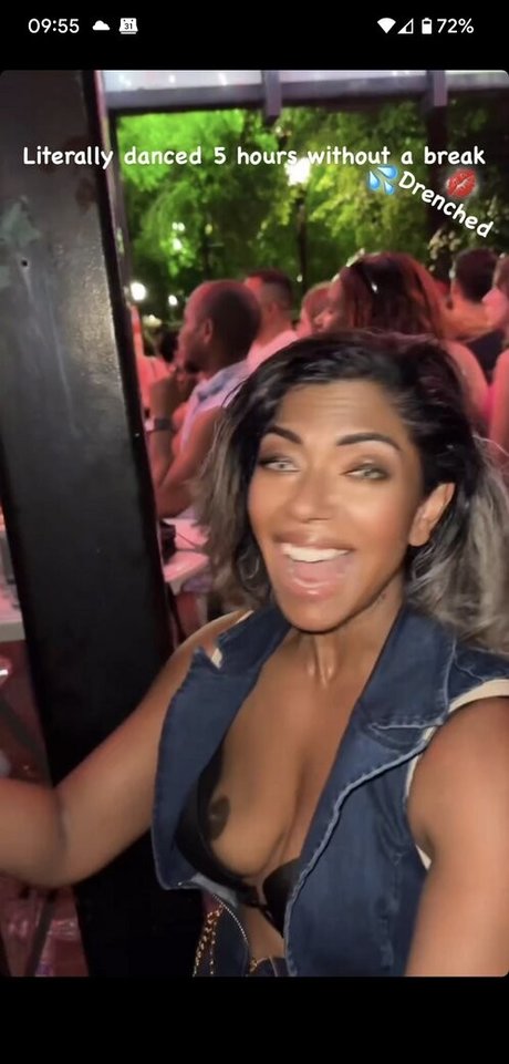 Nat uralla adult model pictures