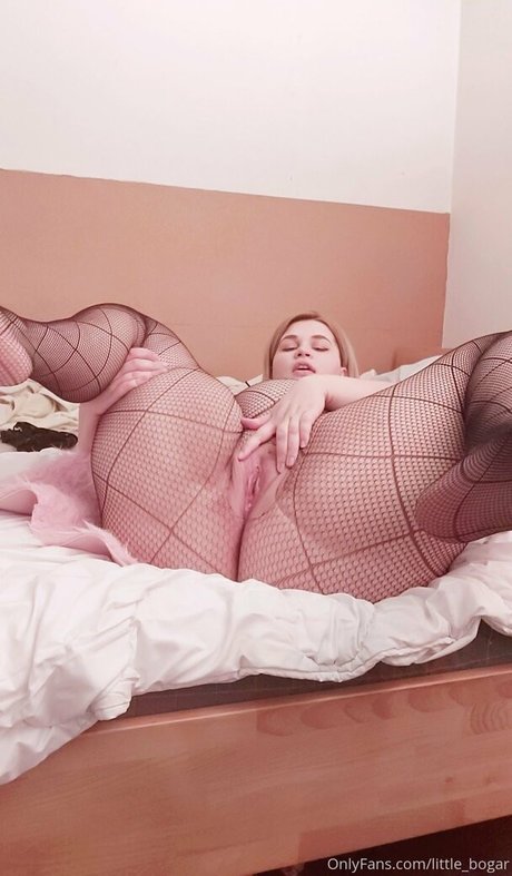 little bogar nice model pic