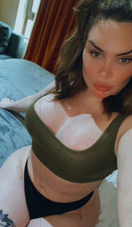 ts brooklyn erotic model image