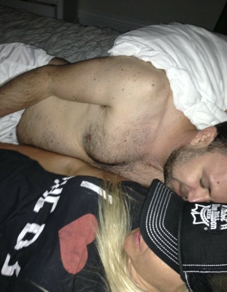 Jenny McCarthy nude model photos