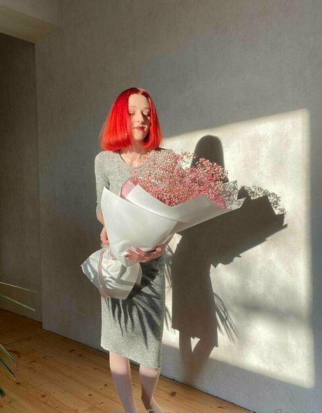 leelooflame naked actress galleries