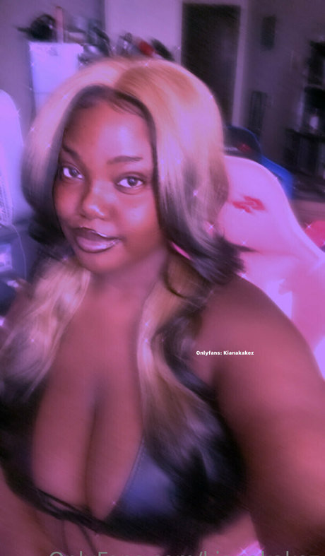 kianakakez xxx pornstar pics