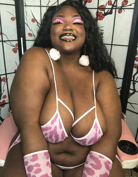 kianakakez model xxx gallery