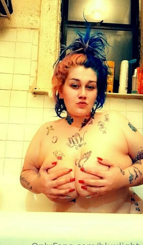 bluulight pornstar nude picture