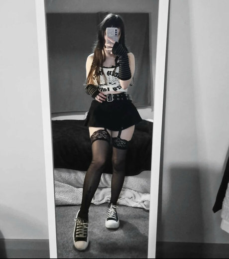 abandonederis naked actress images