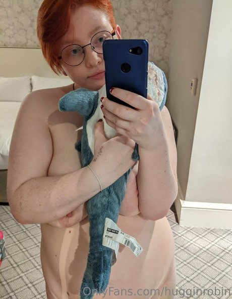 hugginrobin model high quality pics